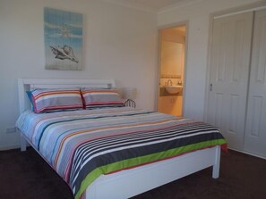 5 bedrooms, iron/ironing board, free WiFi, bed sheets