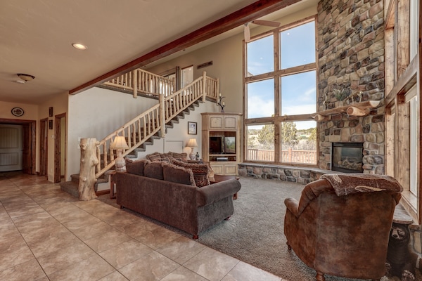 Smart TV, fireplace, DVD player, ping pong
