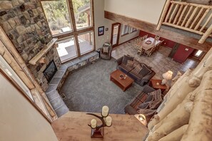 Smart-TV, peis, DVD-spiller og bordtennis