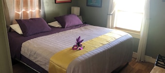 Steve & Katie Riley Guest House, Breaux Bridge, 2 Bd, 1.5 Ba. Welcome! Sleeps 6