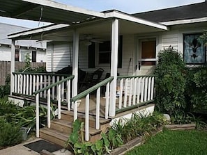 Exterior - Steve & Katie Riley Guest House, Breaux Bridge, 2 Bd, 1.5 Ba. Welcome! Sleeps 6 (Breaux Bridge)