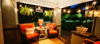 4 miles Mercedes Benz Stadium Georgia Aquarium GA Dome GWCC Coke