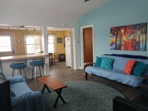 Smart TV, DVD player, books - A park-like oasis (Kent)