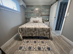 3 Schlafzimmer, Schreibtisch, Bügeleisen/Bügelbrett, Reisekinderbett