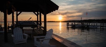 Middle of Dewey ,On the Bay, Close to the Beach 