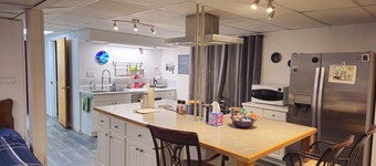 900 sq ft 1 bedroom Apt with views, FREE EV charging, free off street parking