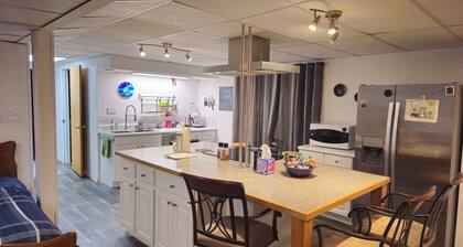 900 sq ft 1 bedroom Apt with views, FREE EV charging, free off street parking