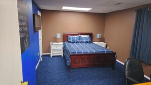 1 bedroom, desk, iron/ironing board, travel crib - 900 sq ft 1 bedroom Apt with views, FREE EV charging, free off street parking (Spokane)