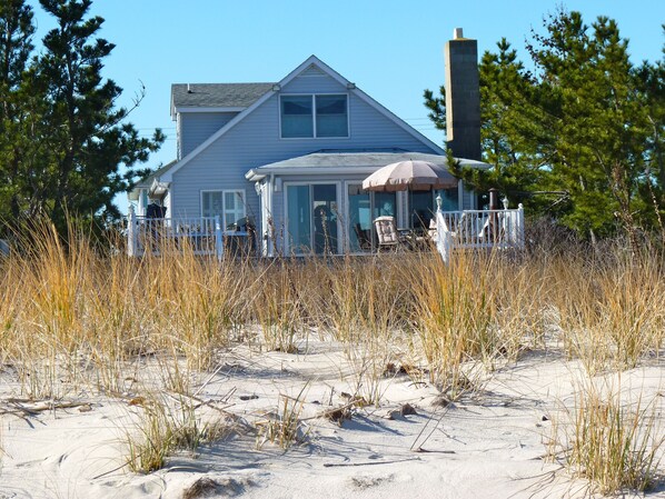 Exterior - Bayfront Cottage with Spectacular Views (Slaughter Beach)