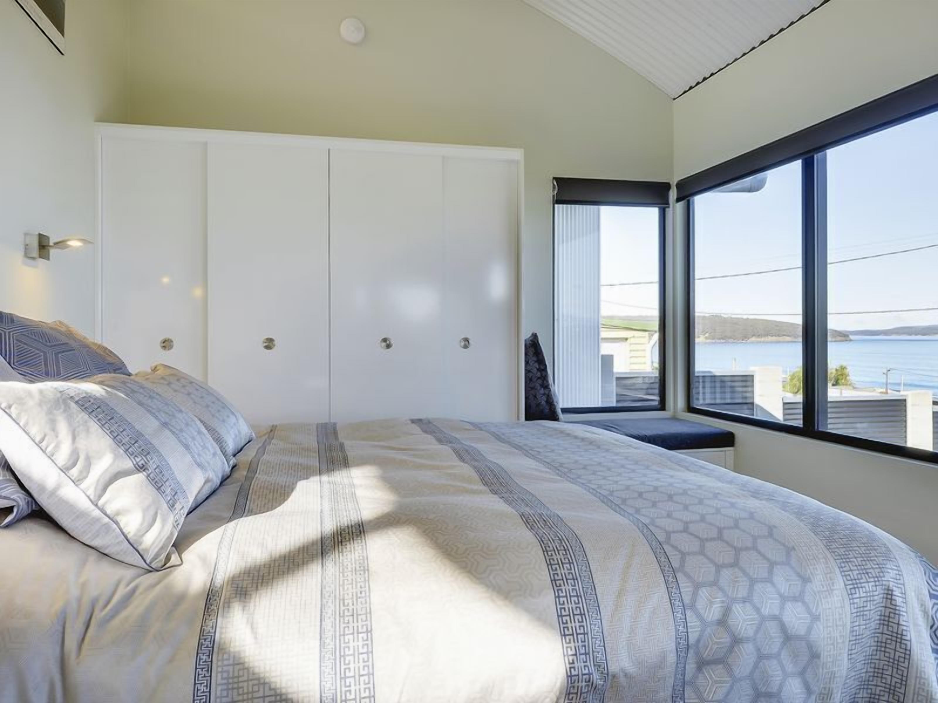 Park Beach Retreat - Ideal for couples — image 18