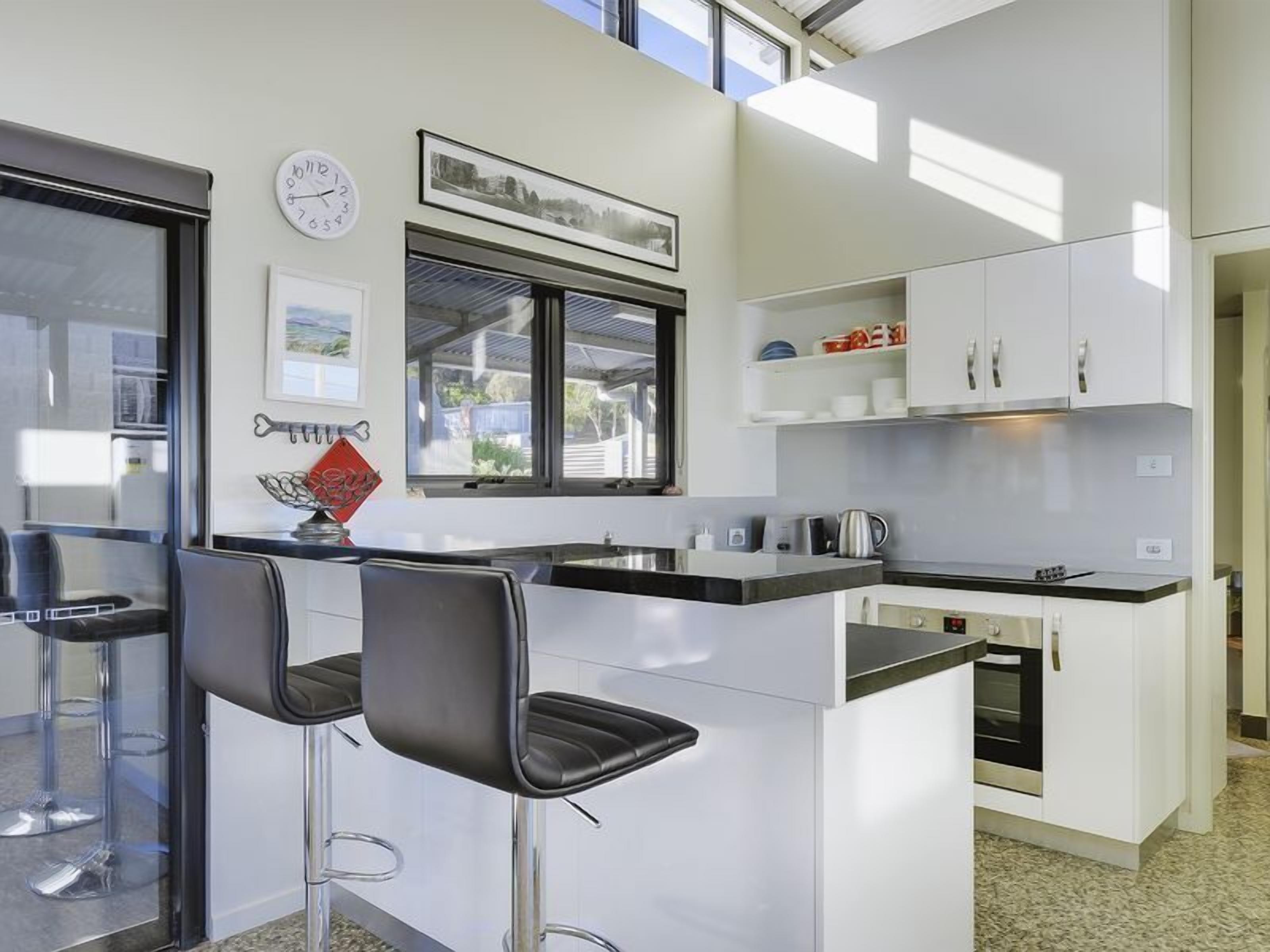 Park Beach Retreat - Ideal for couples — image 12