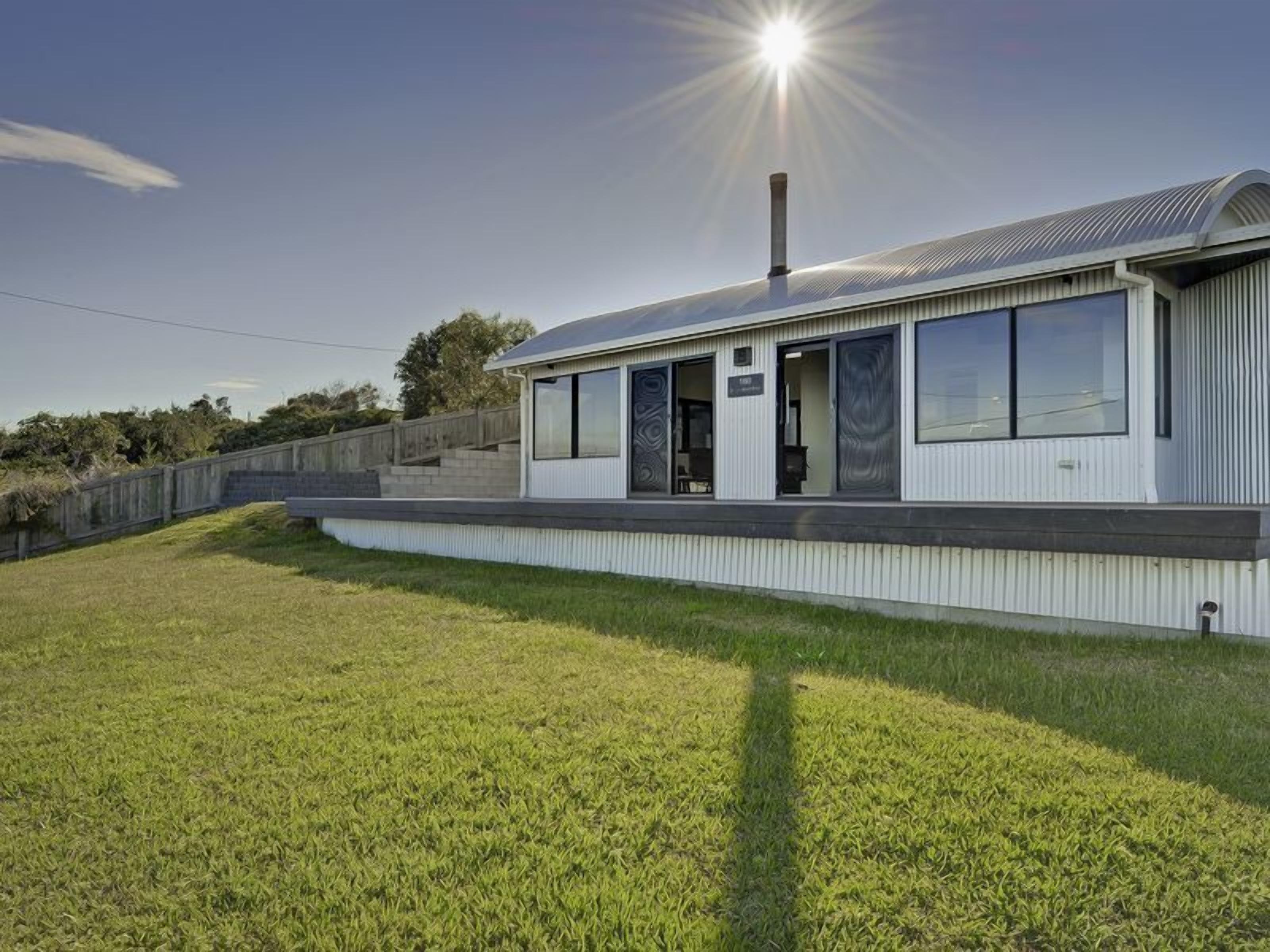Park Beach Retreat - Ideal for couples — image 21