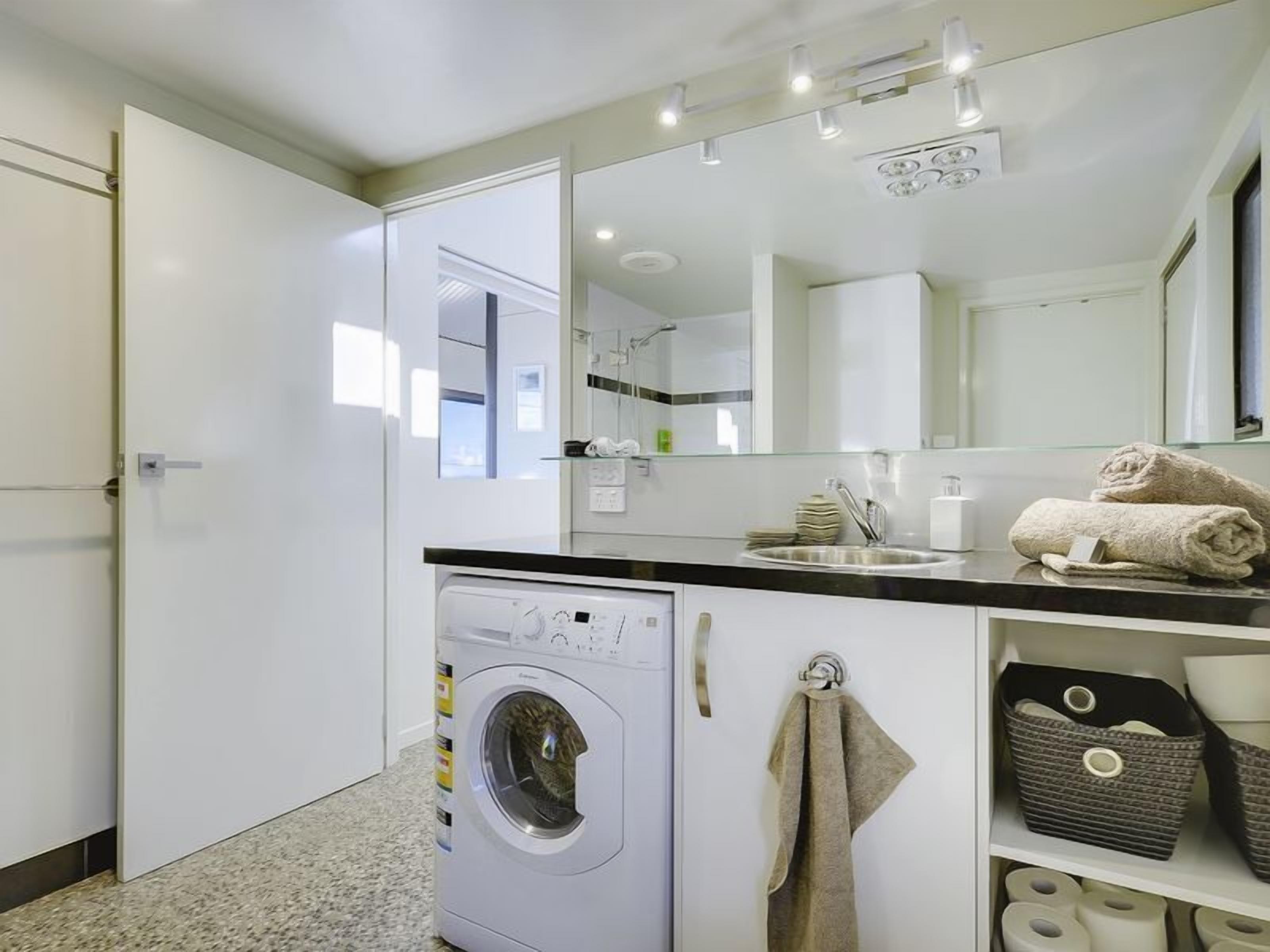 Park Beach Retreat - Ideal for couples — image 20