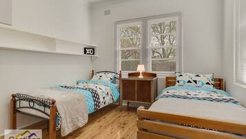 4 bedrooms, iron/ironing board, free WiFi, bed sheets