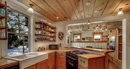 Beautiful Beach House & Cottage on Park Point, Short Beach Walk To Canal Park