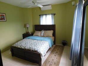 1 室のベッドルーム、アイロン / アイロン台、WiFi (無料)、ベッドシーツ