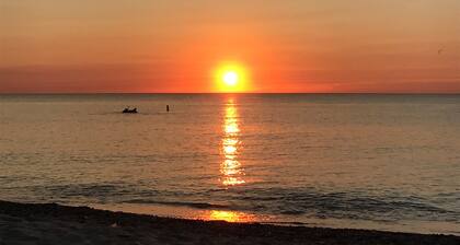 Upea Retreat * Lyhyt kävelymatka rannalle * Upeat näkymät * Fire Pit * Pelihuone * Vierashuone