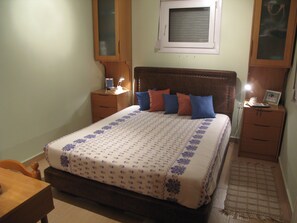 5 chambres, bureau, fer et planche à repasser, accès au Wi-Fi (inclus)