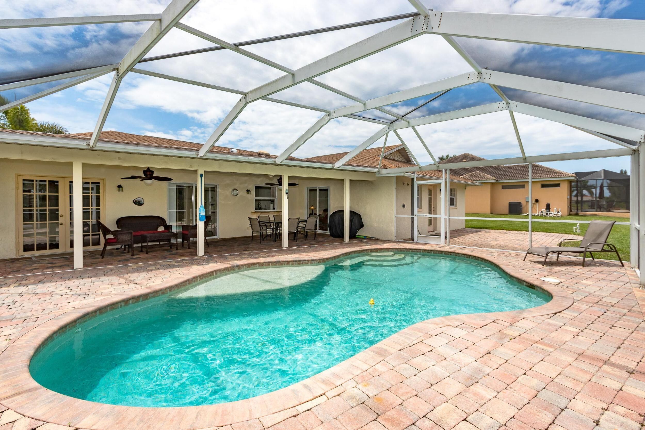  Rated 5 stars by guests, SW villa,3 Bdrm, 2 bths, HTD.Pool, WIFi, all inclusive