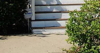 Spacious Condo In Cranston/Providence Line - 2 Bed