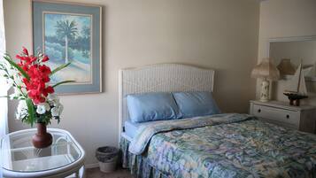 2 bedrooms, iron/ironing board, travel crib, free WiFi
