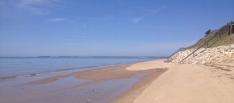 Steps to Cooks Brook Beach! A/C, Heat, Wifi, Outdoor Shower, Gas Grill