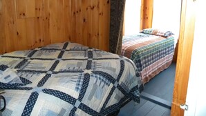 2 soverom, strykejern/-brett, reiseseng for barn og wi-fi (inkludert)