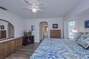 3 bedrooms, iron/ironing board, travel cot, free WiFi