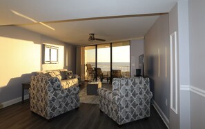 Smart TV, books, stereo