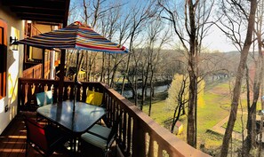 Outdoor dining - New Discounts in 2026 Downtown, Free Parking  2RokuTVs, 2KingB, Free Wi-Fi (Helen)