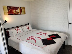 4 chambres, fer et planche à repasser, Wi-Fi gratuit, draps fournis