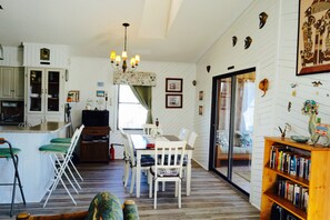 Interior - Well kept, comfortable, Ocean View, Steps to Beach, Sunrise & Sunset Views (Nags Head)
