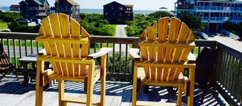 Hyvin hoidettu, mukava, hyvällä paikalla sijaitseva rantatalo nukkuu 8, vie kaksi koiraa. 