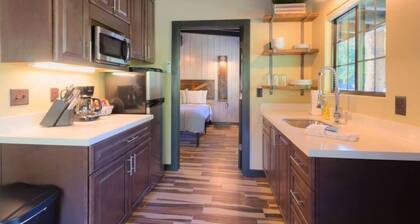 Romantischer Kurzurlaub! Kabine 10 mit Patio und Nebenflusszugang