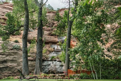 Rustic/Modern Suite 10 in Oak Creek Canyon - Close to Slide Rock State Park