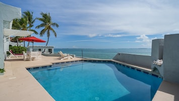 Fabulous patio and view over your own private ocean