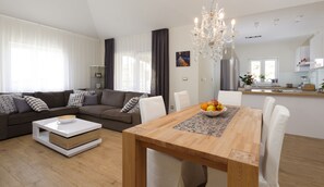 Interior - Stone Villa w/ private pool, enchanting sea view, close to the beach (Podstrana)