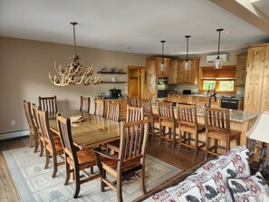 Dining - Luxury Home On Loon Mtn Home,  Spectacular Mountain Views, Pool/Spa access incl (Lincoln)