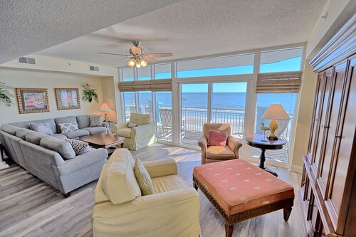 Huge 5 Bedroom Oceanfront Condo, Huge Balcony, Amazing Views, 3 Pools, Jacuzzi!