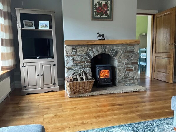 Interior - Country home with a view of green fields (New Ross)