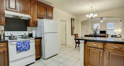 Nouvelle liste!! Condo nouvellement meublé, I-10 West / Beltway 8, 4 chambres 2 salles de bain, 77080