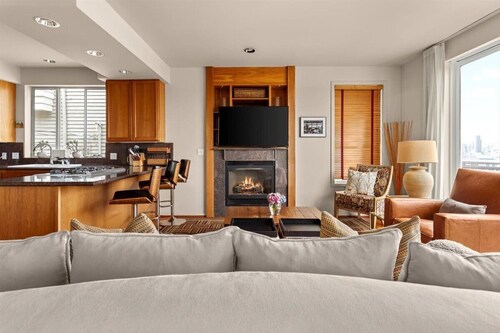 Flawless City And Mountians Views in West Seattle 5 minutes to Alki