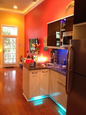 Fridge, microwave, stovetop, coffee/tea maker