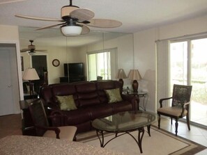 تلفزيون ذكي، مشغل دي في دي، كُتُب، طابعة