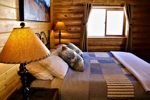 3 dormitoris, escriptori i planxa i posts de planxar 