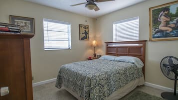 2 bedrooms, iron/ironing board, free WiFi, bed sheets