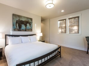 5 slaapkamers, een strijkplank/strijkijzer, gratis wifi, beddengoed