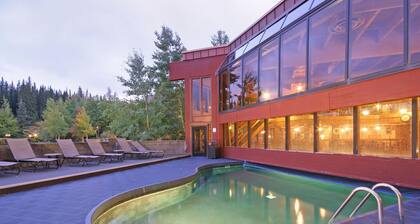 Gorgeous Ski Mountain Views 2 Bedroom, 2 Bath - Ski In Out Condo at Beaver Run