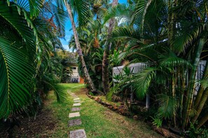 Property grounds - Please Inquire! The Bungalow at Waimea Bay - Send Inquiry (Haleiwa)