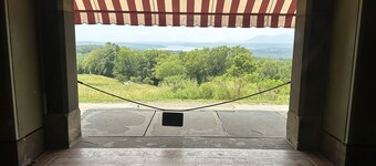 Alennus: Peak syksyn väri lehdet tänä viikonloppuna, Prime Location  